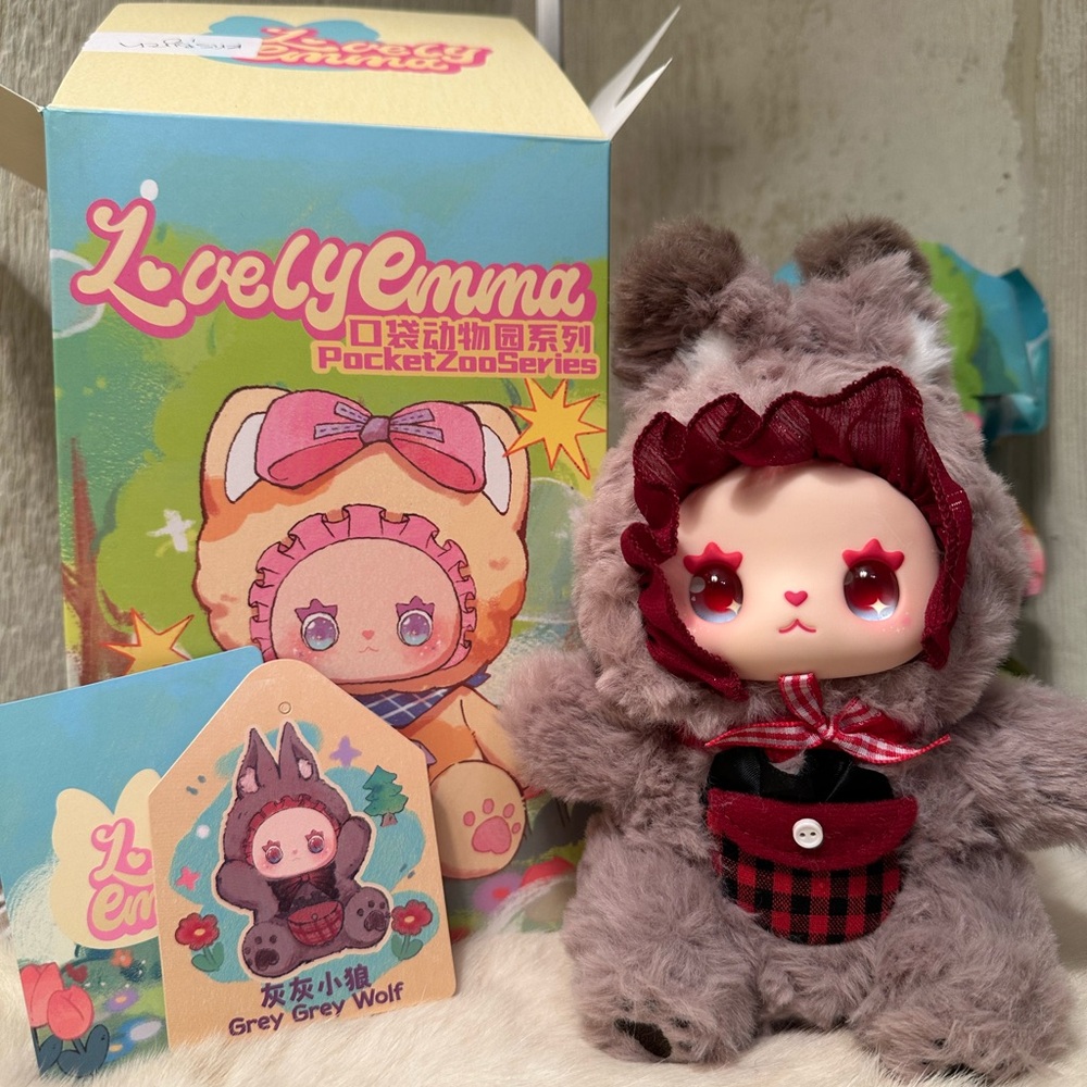 Lovely Emma - Grey Grey Wolf